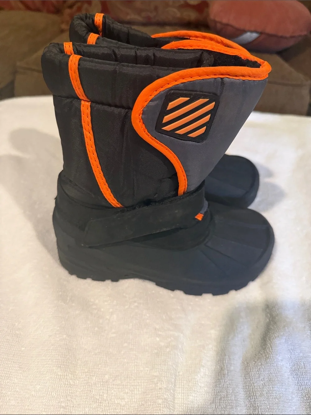 Source Unknown Kids Black and Orange Winter Boots